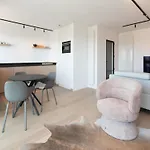 Apartman In Near Marina & Park