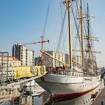 Apartman In Near Marina & Park