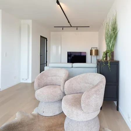 아파트 In Near Marina & Park