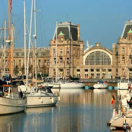 In Near Marina & Park 아파트 *