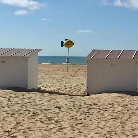 In Near Marina & Park 아파트 오스텐드